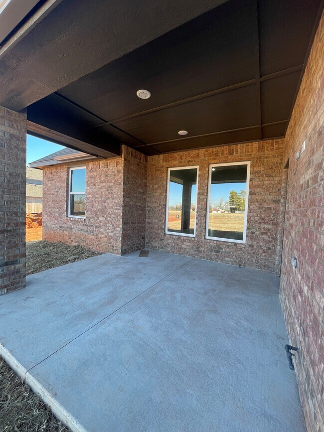 Building Photo - 11237 SW 30th St