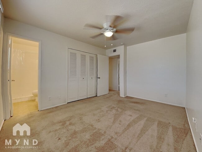 Building Photo - 2121 W Morrow Dr