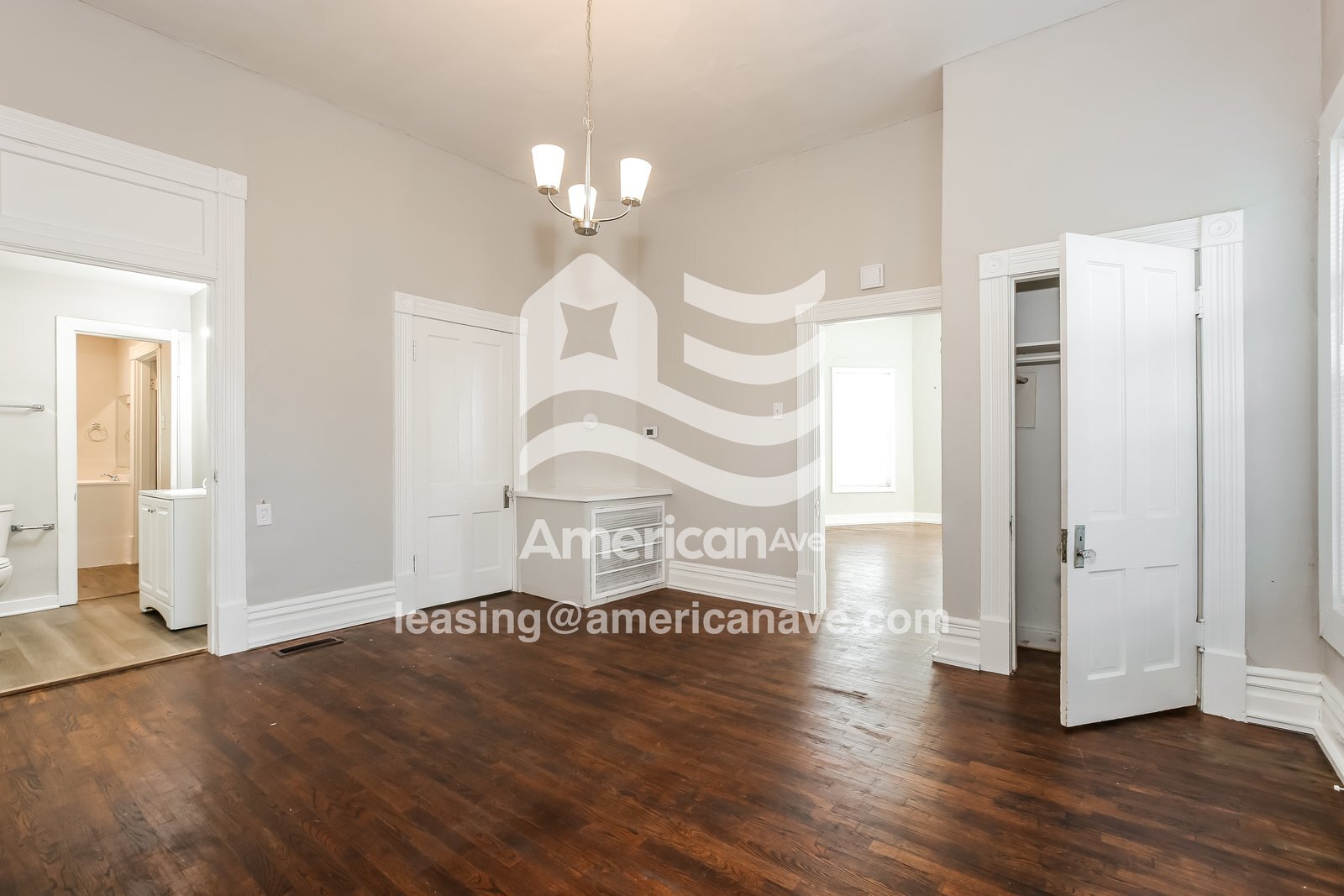 Building Photo - 814 S Elm St