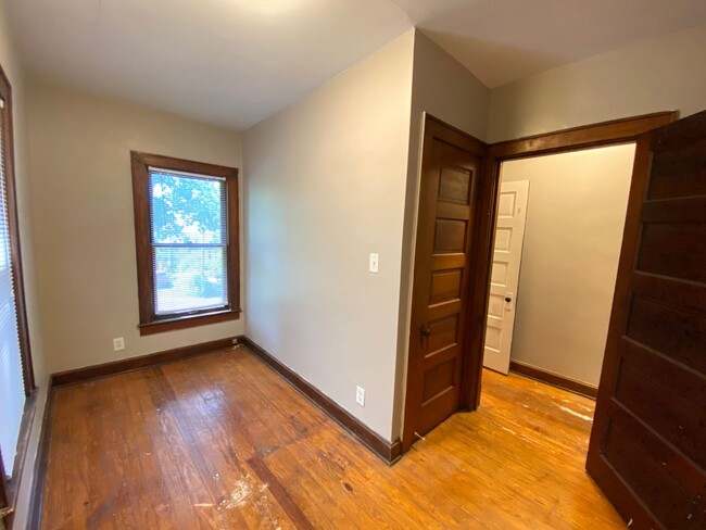 Building Photo - E Maynard Ave 215-217 YBR