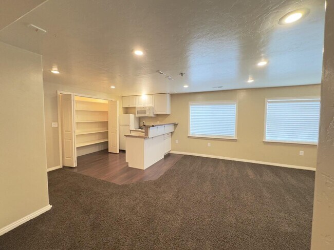 Building Photo - 1078 Cinnamon Ridge Dr