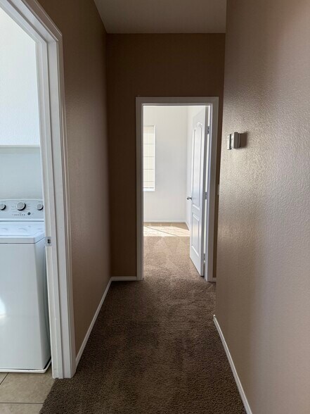 Building Photo - 10519 Allegrini Dr