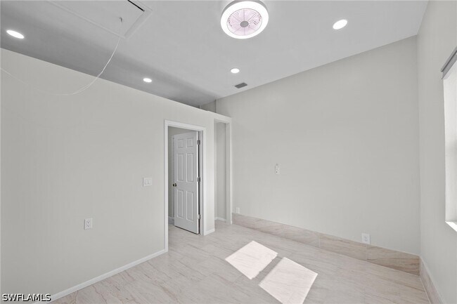 Building Photo - 7195 Reymoor Dr