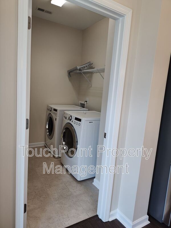 Building Photo - 513 Dulaney Dr
