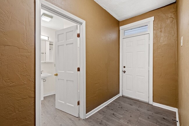 Building Photo - MOVE IN SPECIAL! SCORE HALF OFF 1ST MONTH'...