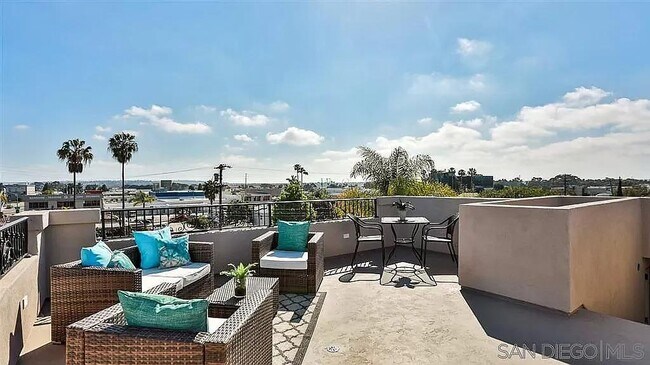 Building Photo - 5051 Savannah St