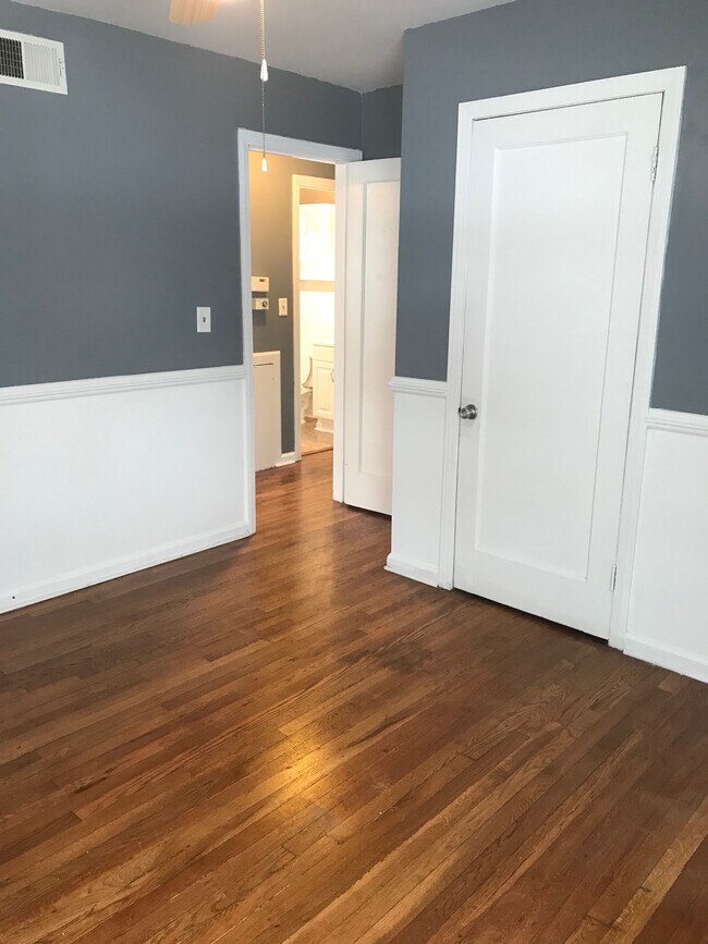 Building Photo - 2326 Barrett Ave