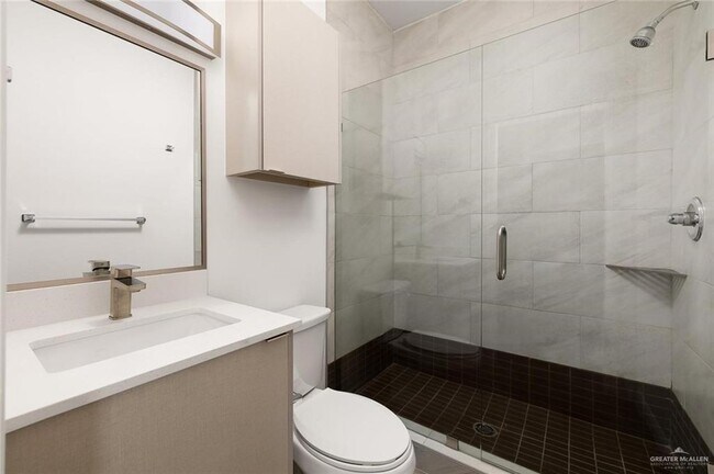 Building Photo - 11 Jasper St