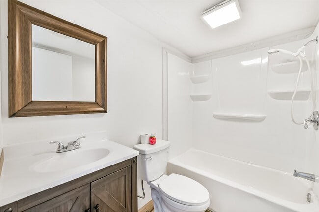 Building Photo - 1749 Max Rd