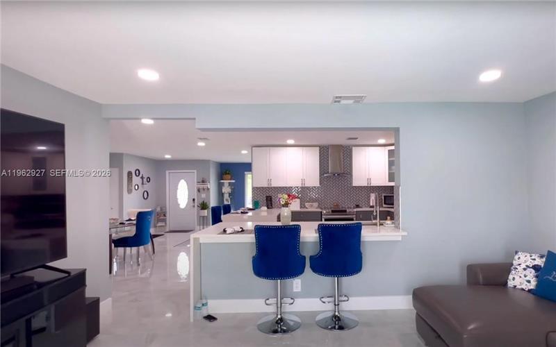 Building Photo - 8275 Shadow Wood Blvd