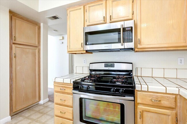 Building Photo - Seven Springs Home