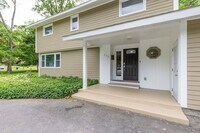 Building Photo - 117 Treeland Cir