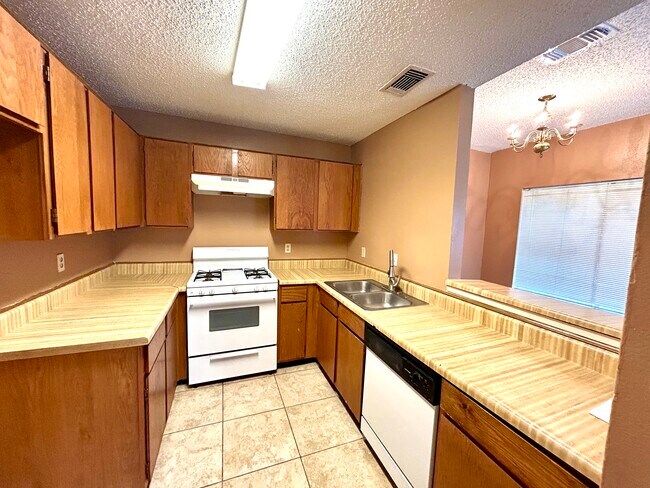 Building Photo - 17007 Mercado Dr