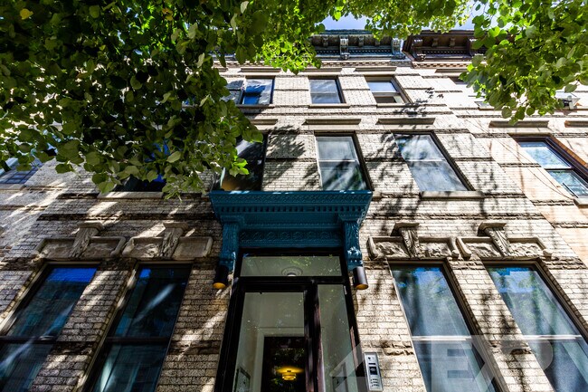 Building Photo - 18-28-28 George St