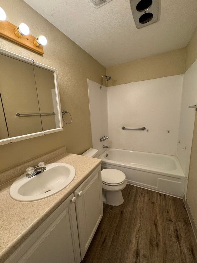 Building Photo - 18895 NW Shadow Ln