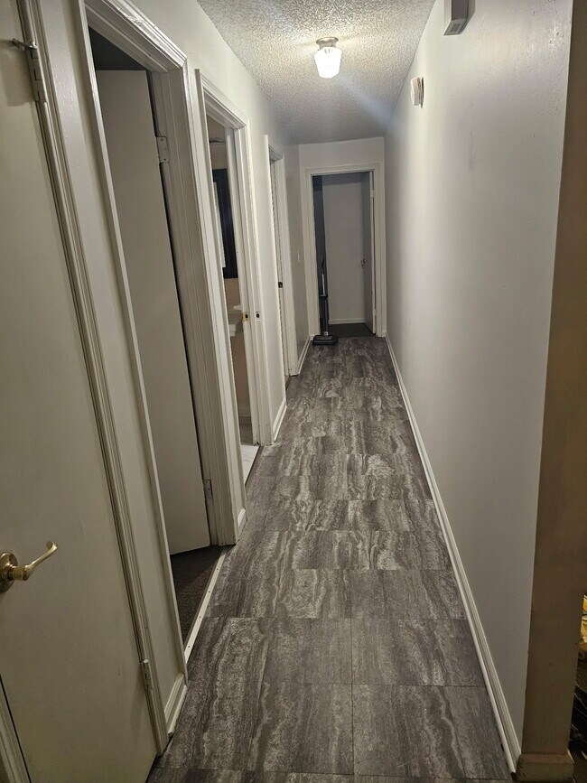 Building Photo - 6523 Diamond Leaf Ct S