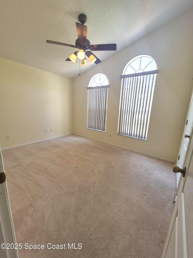 Building Photo - 1233 Foxridge Pl