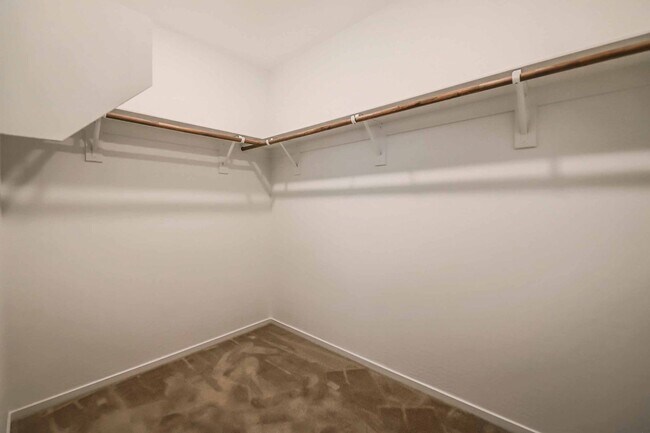 Building Photo - MUST SEE Summerlin Townhome