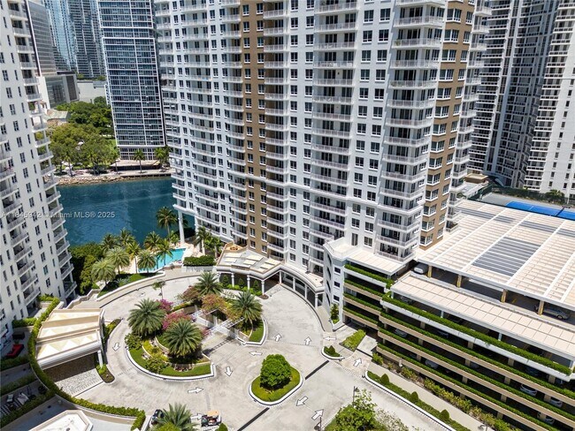 Building Photo - 801 Brickell Key Blvd