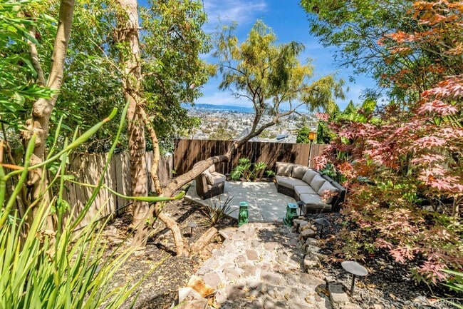Building Photo - 69 Uranus Terrace