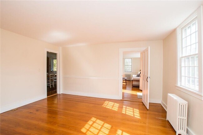 Building Photo - 15 Snell Rd