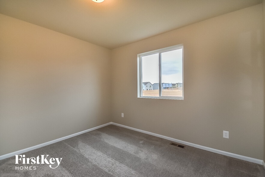 Building Photo - 10225 Luneth Dr