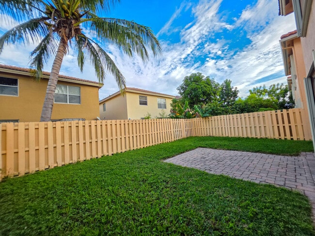 Building Photo - 4434 Lake Lucerne Cir