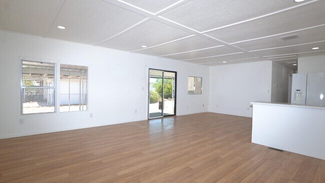 Building Photo - 334 N 83rd St