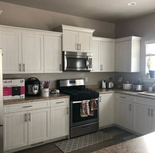 Building Photo - 822 S Aspen Wy