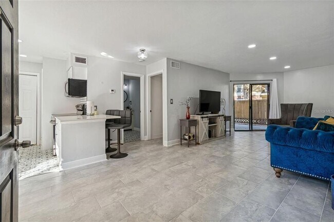 Building Photo - 8742 Mallard Reserve Dr