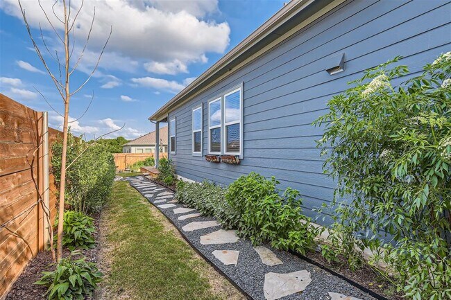 Building Photo - 9945 Comely Bnd
