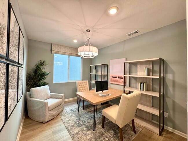 Building Photo - Brand New 4 Bedroom Home with Solar in Gat...