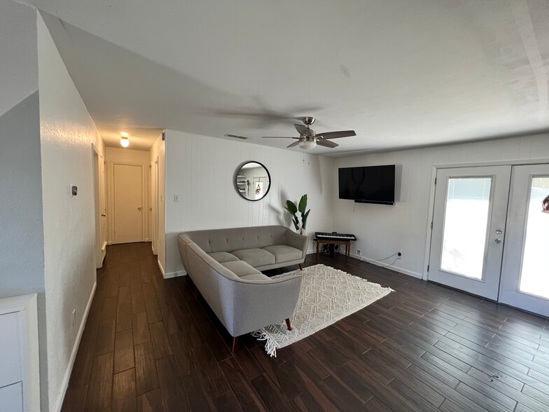 Building Photo - 110 Hastings Ct