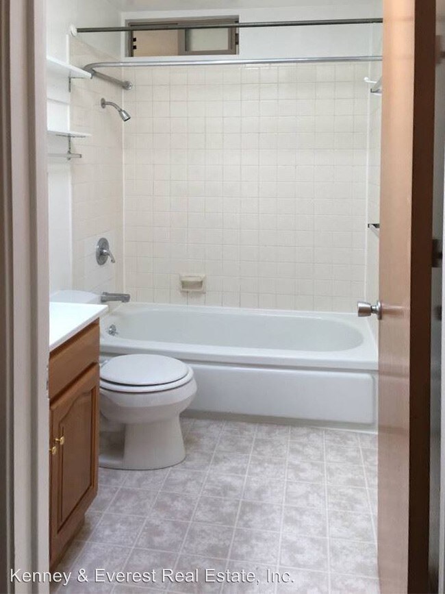 Building Photo - 2 br, 1 bath House - 2701 Ridge Rd #304