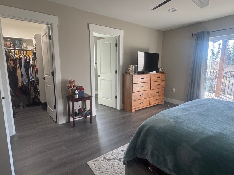 Building Photo - 778 E Jefferson St