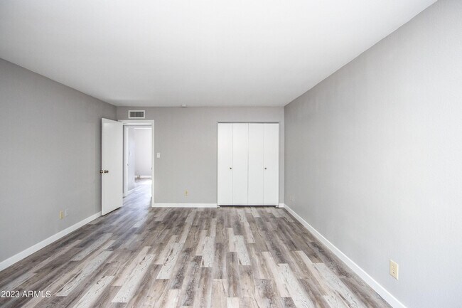 Building Photo - 6115 N 13th St