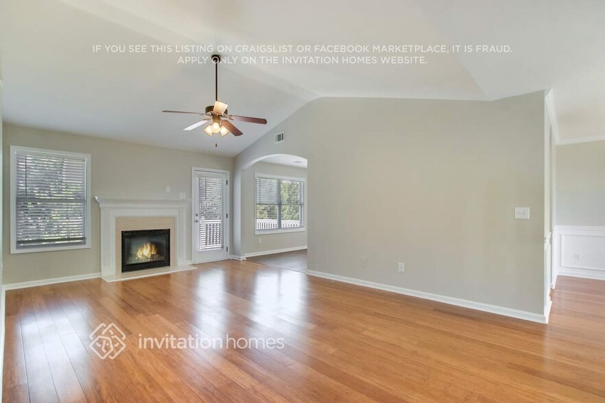 Building Photo - 103 Hollyhock Ln