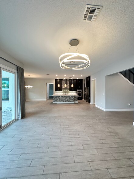 Building Photo - 7944 Chilton Dr