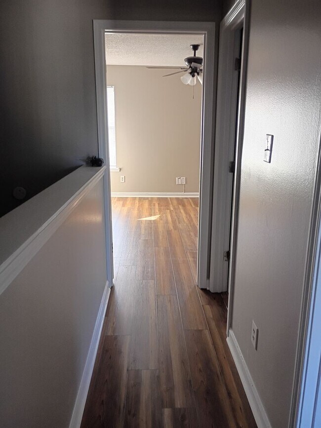 Building Photo - MOVE IN READY