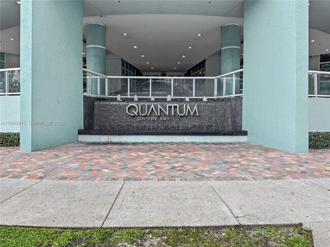 Building Photo - 1900 N Bayshore Dr