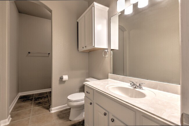 Building Photo - 17106 Tupelo Garden Cir