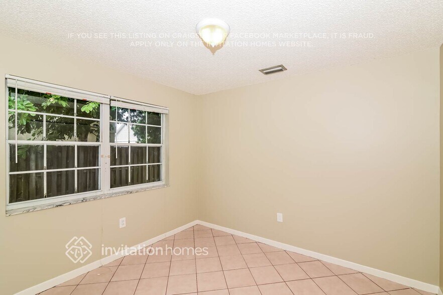 Building Photo - 9949 W Daffodil Ln