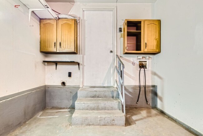 Building Photo - Charming 2-BR/2-Bath Home in the Heart of ...