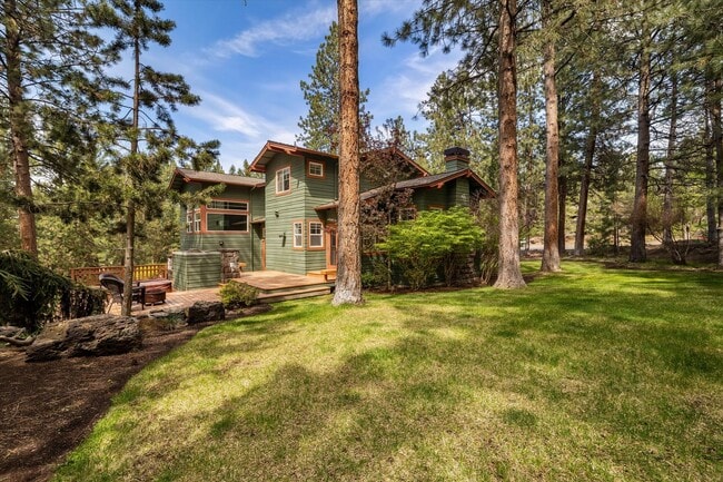 Building Photo - Large home in Awbrey Butte
