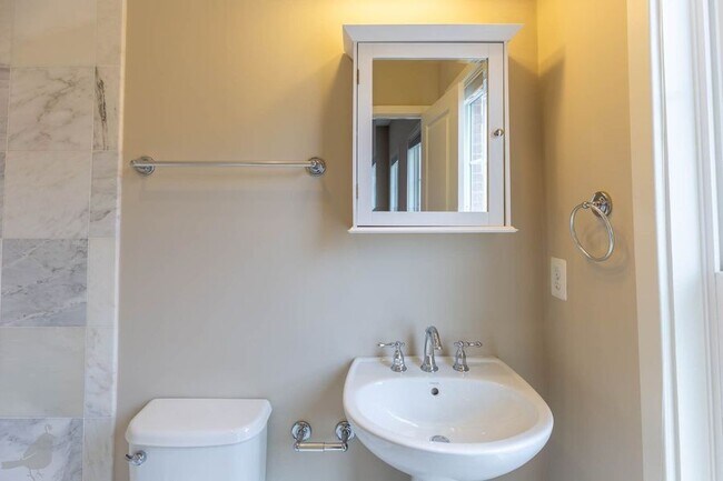 Building Photo - 2909 Chancellor's Way NE