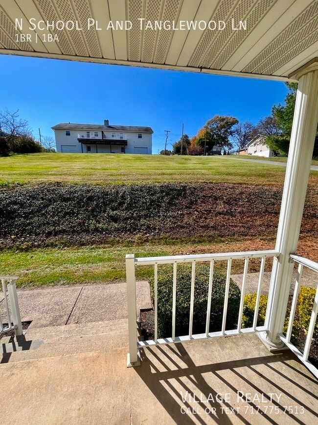 Building Photo - 335 N School Pl