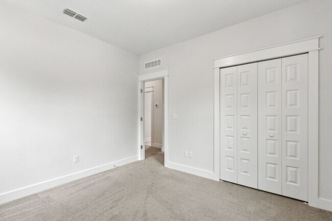 Building Photo - Amelia Island 4 Bedroom!