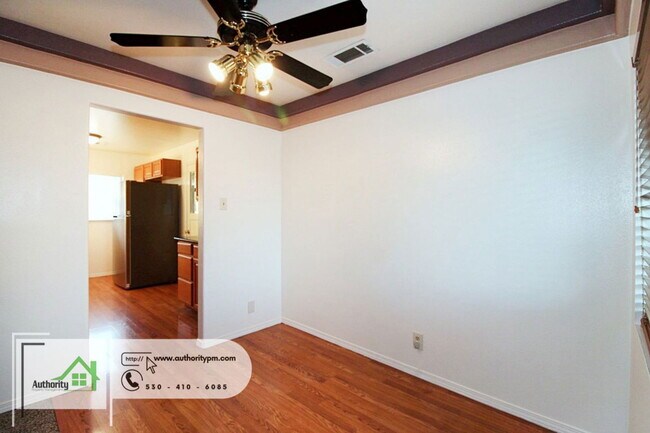 Building Photo - 1108 3rd St