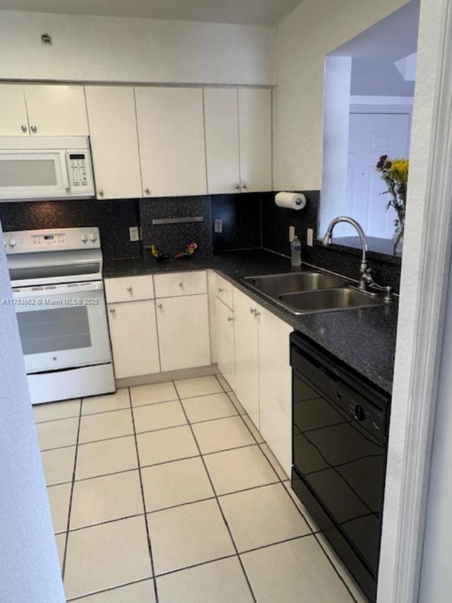 Building Photo - 9300 Fontainebleau Blvd