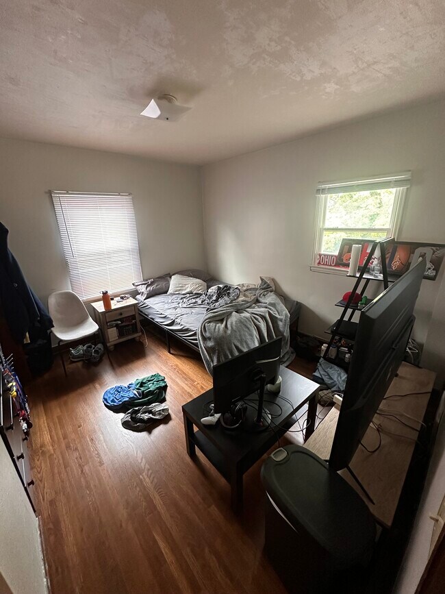 Bedroom 2 - 1420 Meadow Rd